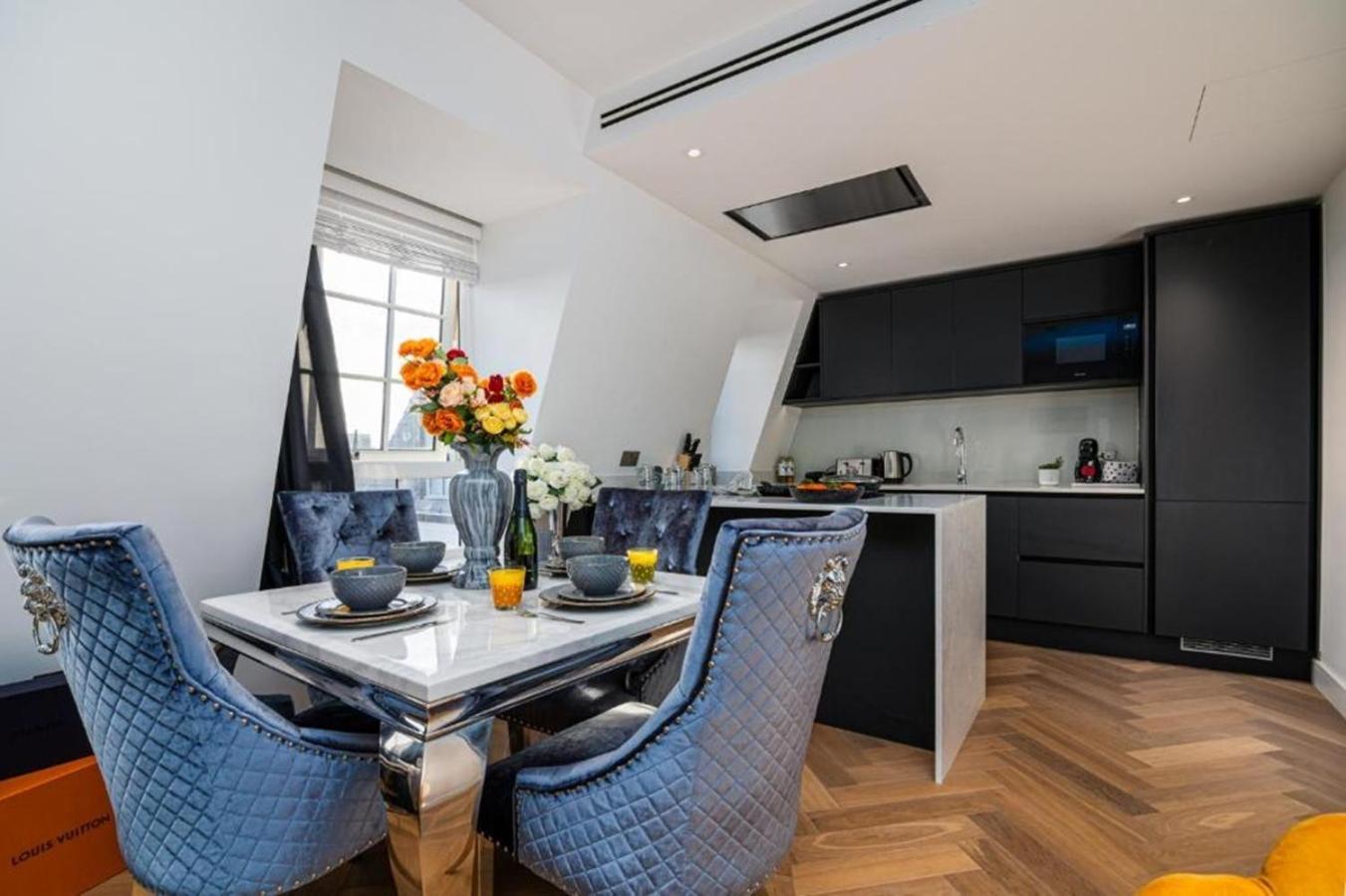 Апартаменты Marble Arch Penthouses With Skyline Views Лондон