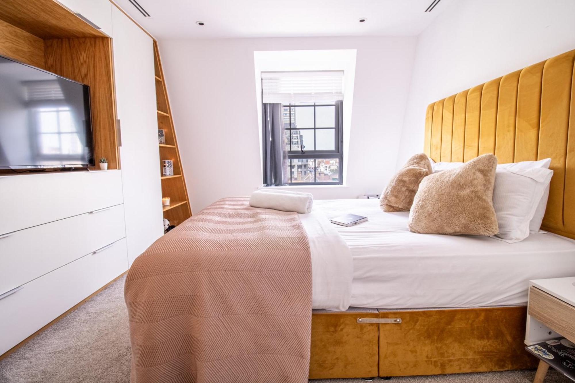Marble Arch Penthouses With Skyline Views Лондон